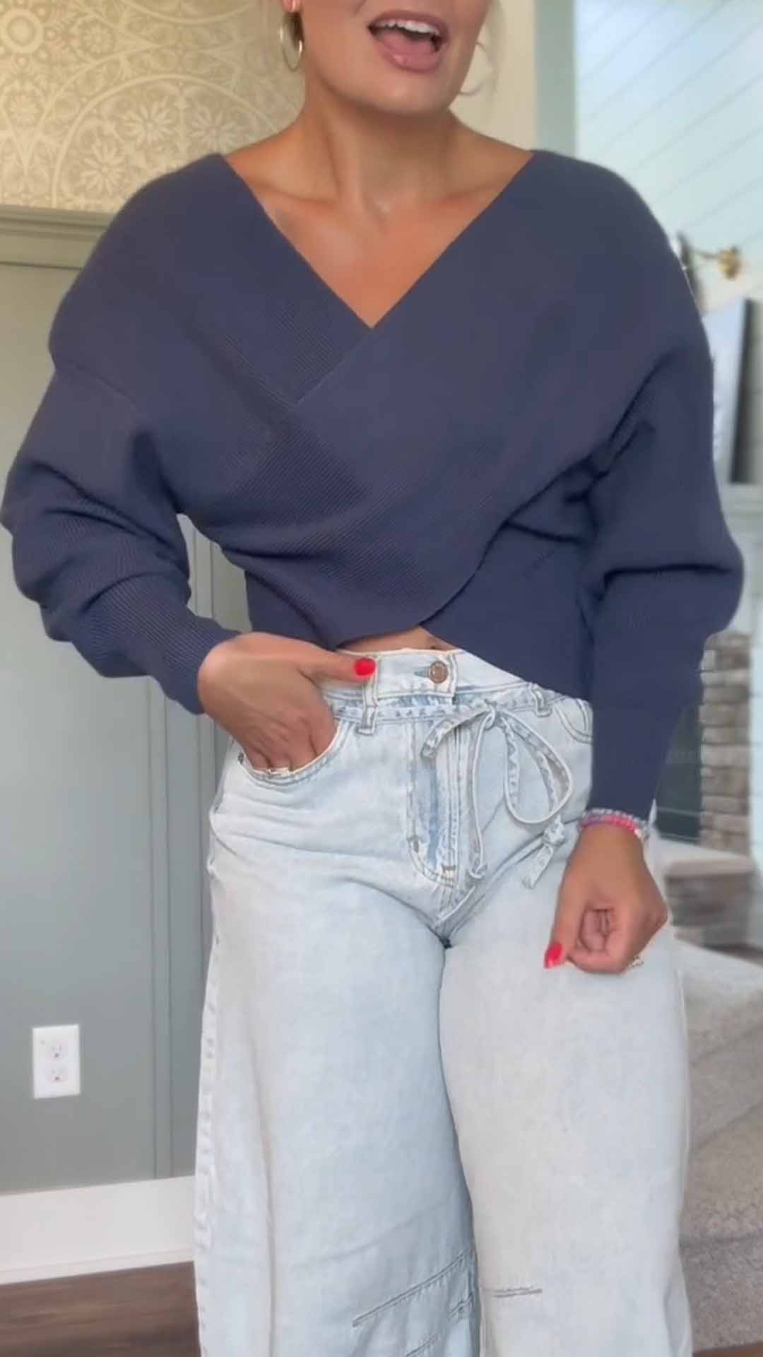 Autumn new cross-design sweater with straight jeans